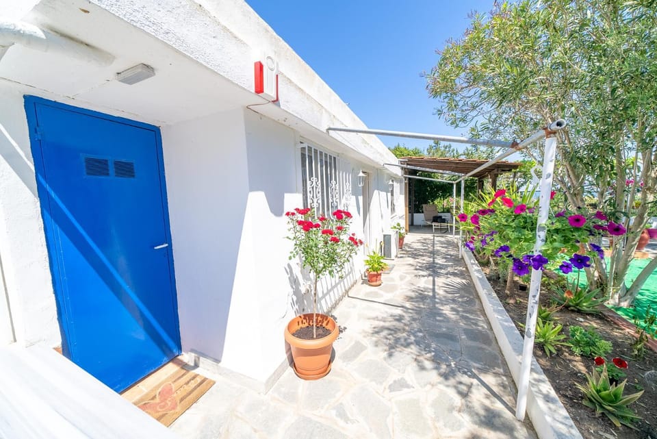Property building, Facade/entrance, Area and facilities, Family
