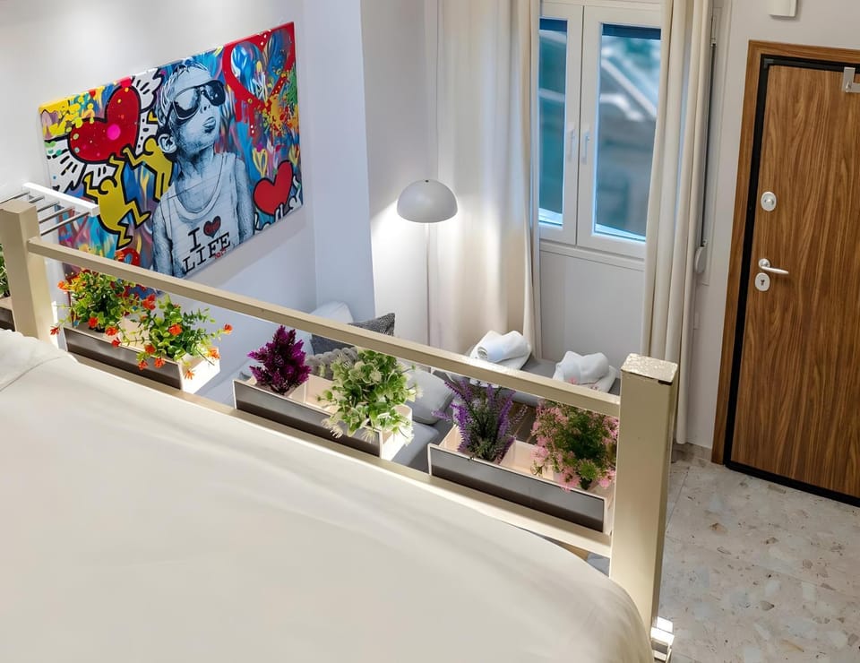 Photo of the whole room, Bedroom