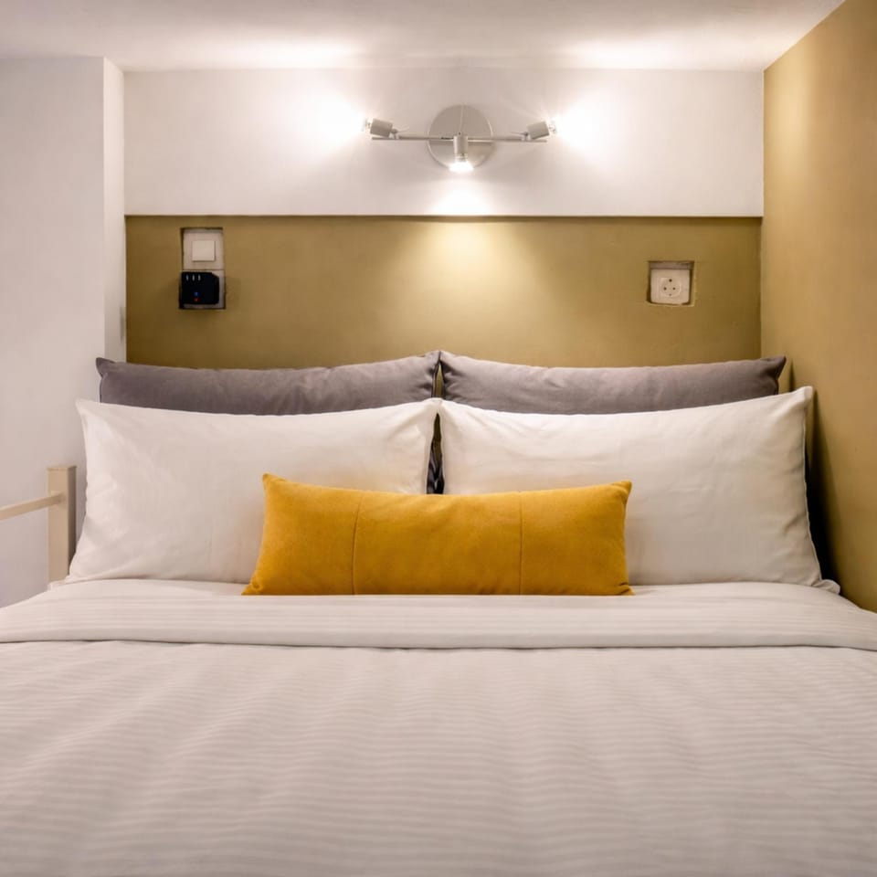 Bed, Bedroom