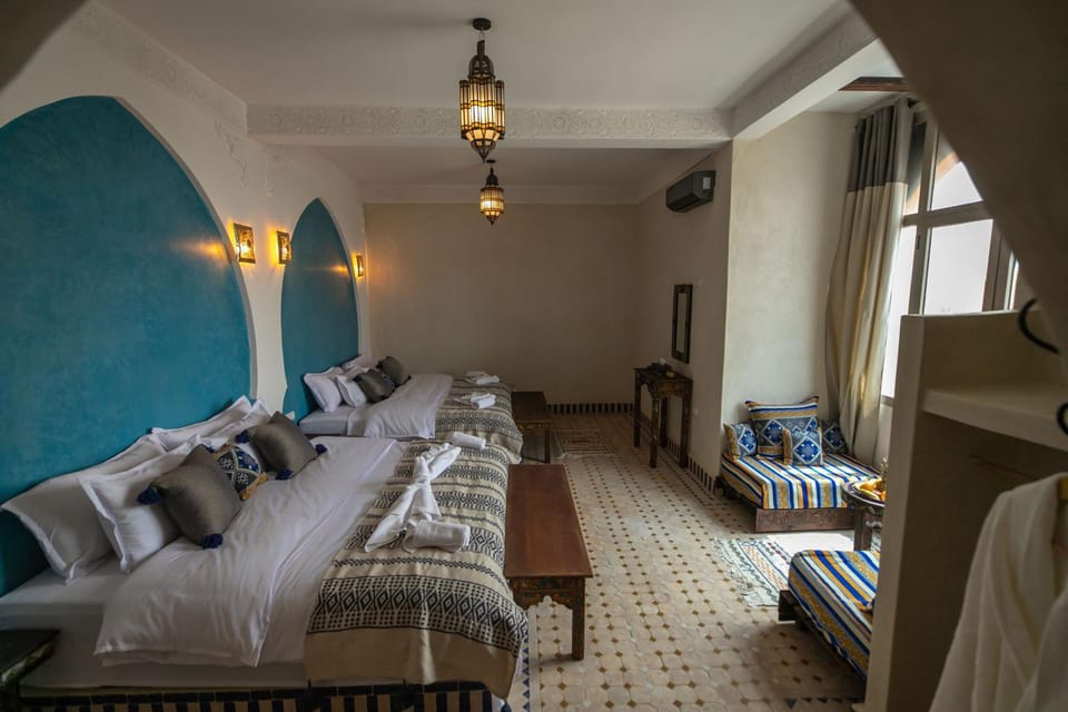 Bed, Photo of the whole room, Seating area, Bedroom