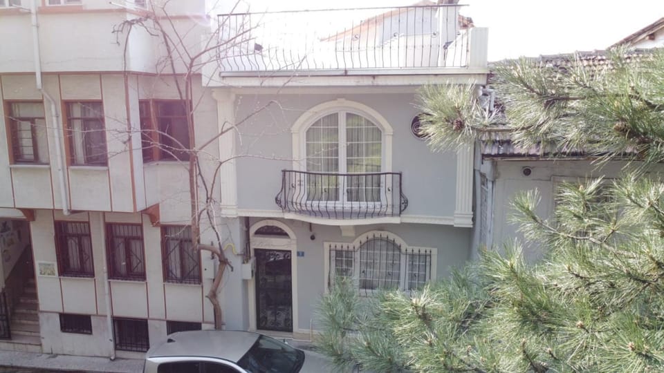 Cozy Home Next to Green Mosque Apartment in Greece
