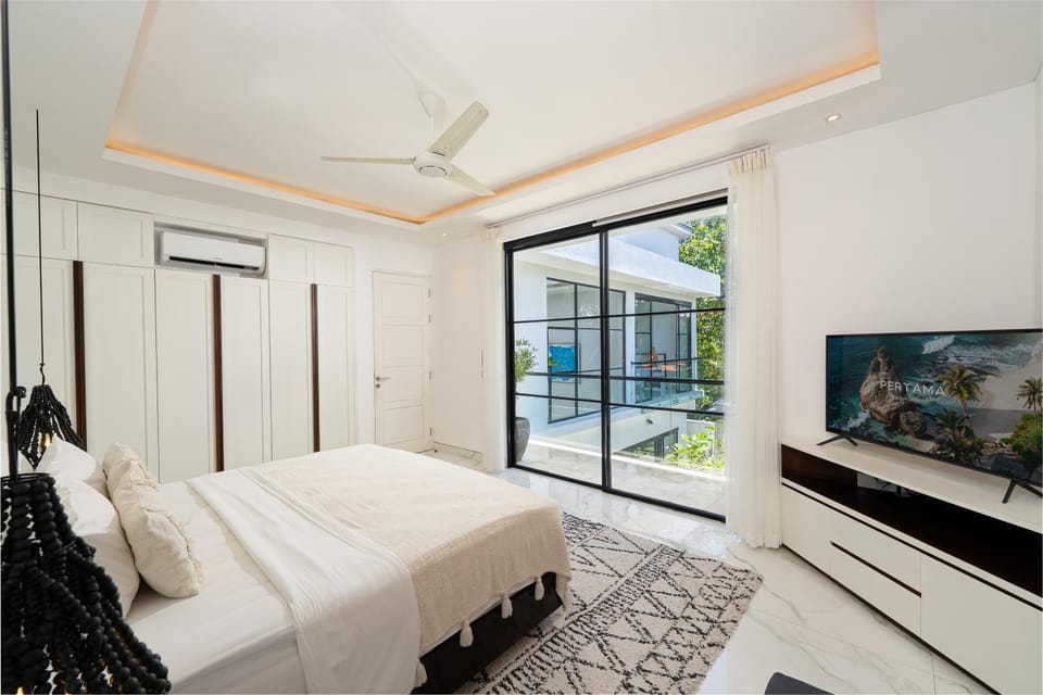 Bed, TV and multimedia, Photo of the whole room, Bedroom, air conditioner