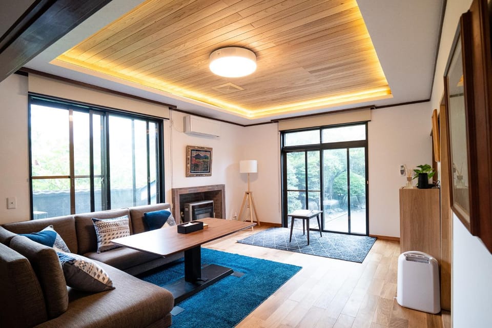 TV and multimedia, Living room, Seating area