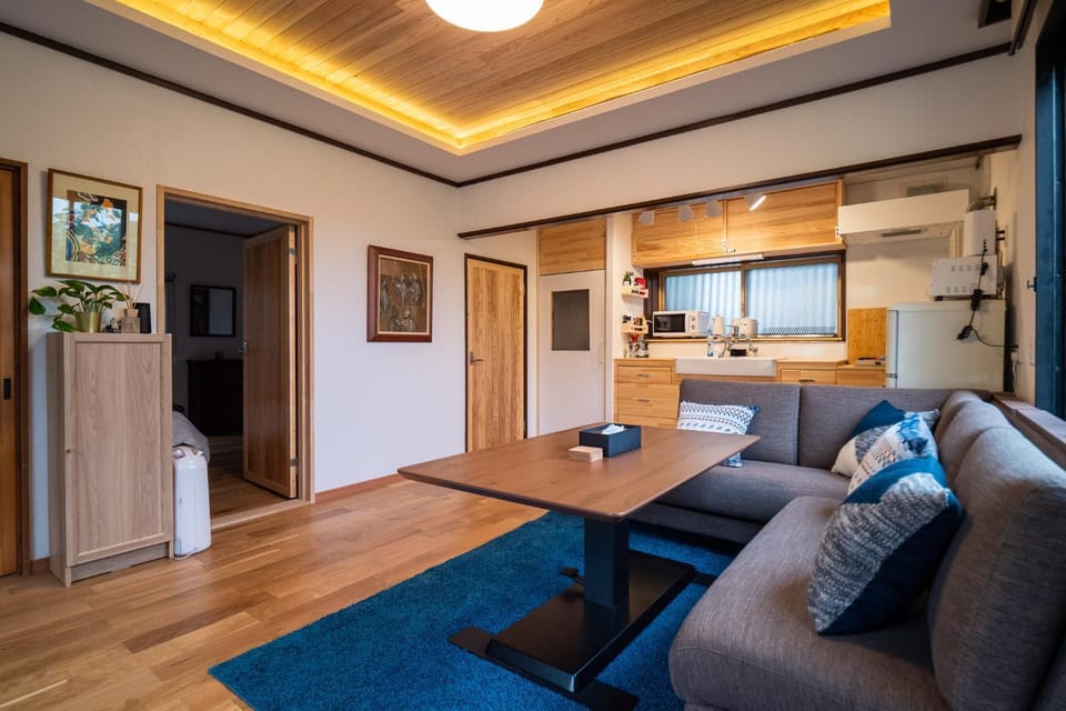 Kitchen or kitchenette, Living room, Seating area, Dining area