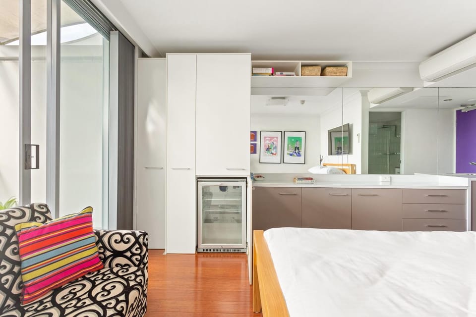 Cosy Studio with City Views Apartment in Surry Hills