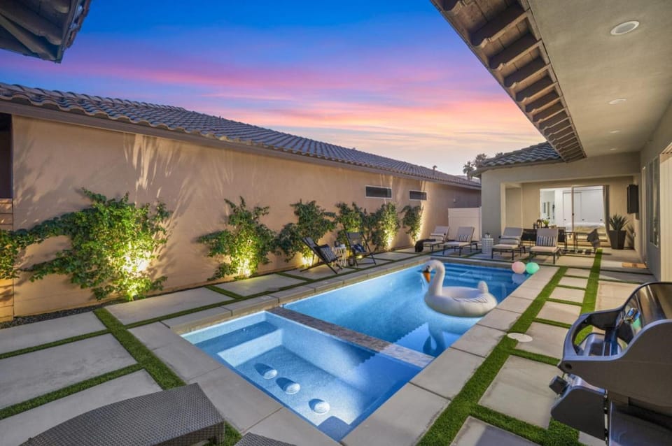 Gorgeous BRAND NEW HOME! (walk to Stadium Course!) Villa in La Quinta