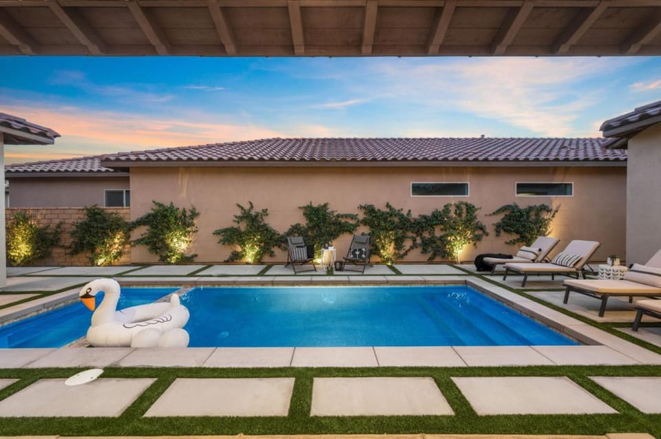 Gorgeous BRAND NEW HOME! (walk to Stadium Course!) Villa in La Quinta