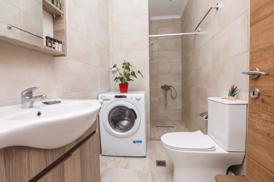 Bathroom, washing machine