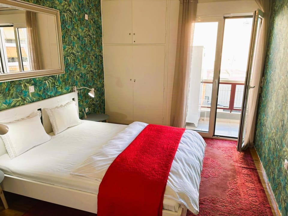 Bed, View (from property/room), Balcony/Terrace, Photo of the whole room, Seating area, Bedroom, hair dresser, wardrobe