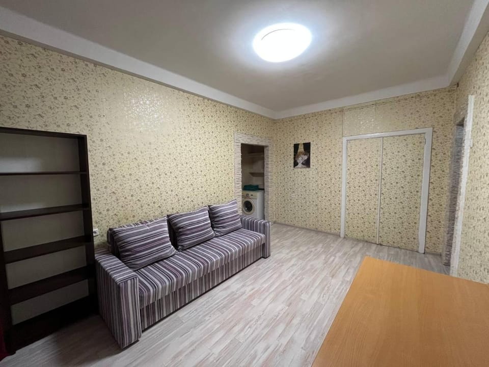 Bed, Living room, Photo of the whole room
