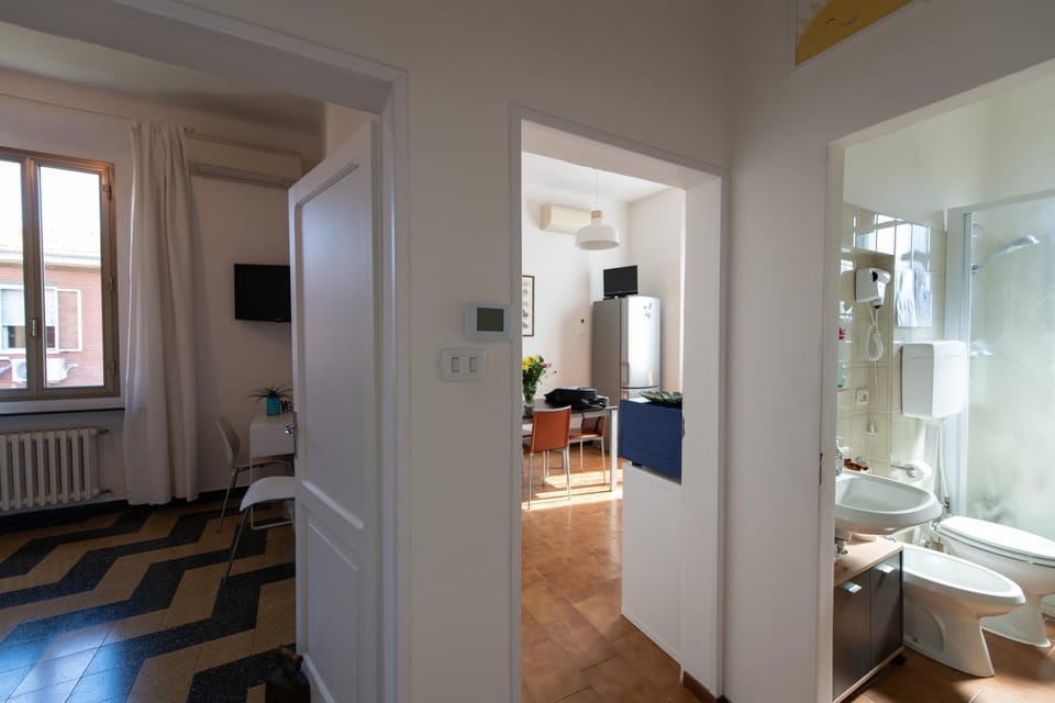 Bathroom, TV and multimedia