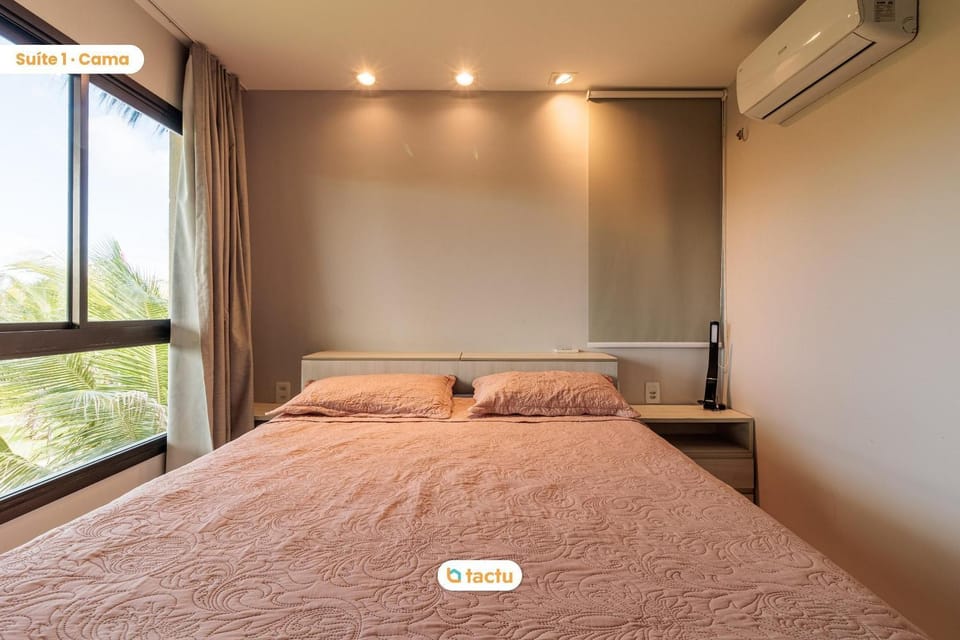 Bed, View (from property/room), Photo of the whole room, Bedroom