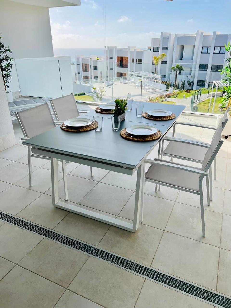 Logement moderne et cosy avec piscine, jacuzzi, salle de sport et billard Apartment in Costa del Sol