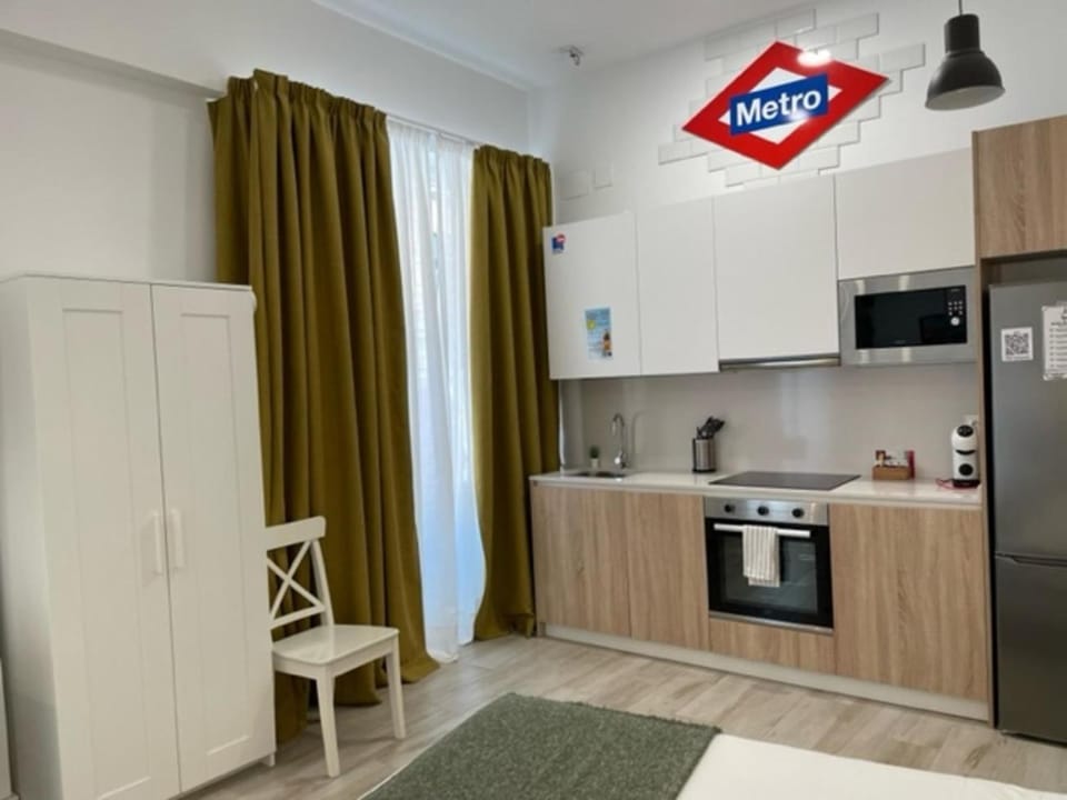 Kitchen or kitchenette, minibar, pet friendly, stove