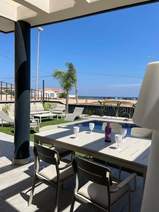 Luxury Villa with pool 1st line the sea Villa in Torrevieja
