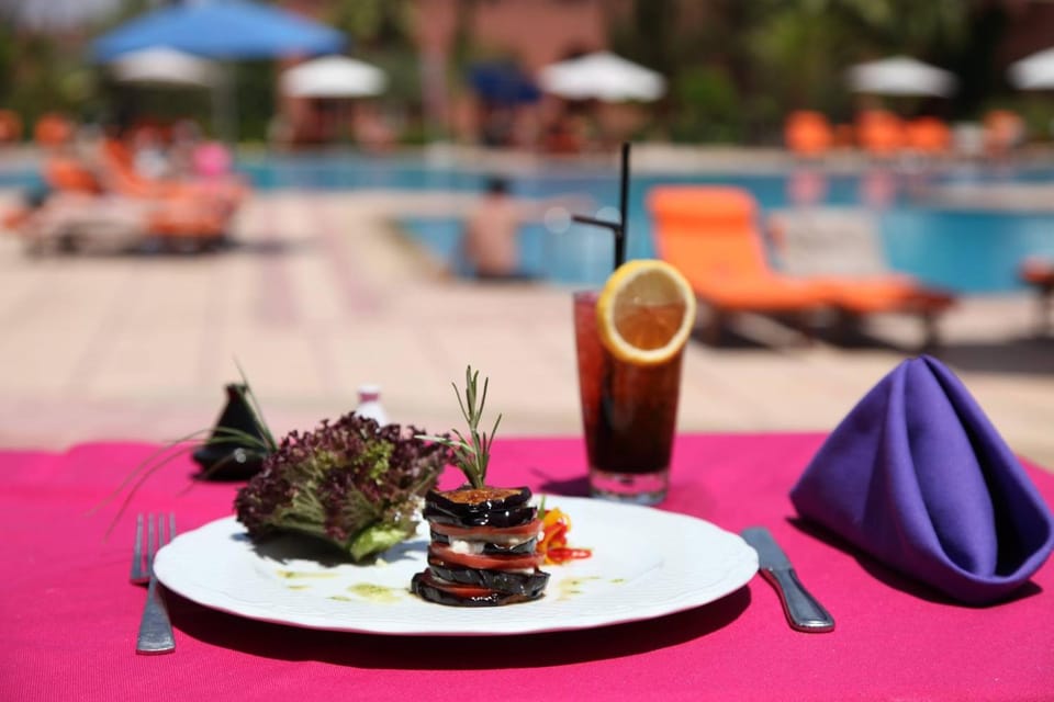 Restaurant/places to eat, Food, Lunch, Drinks
