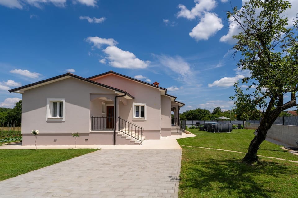 Holiday house Leana Villa in Istria County