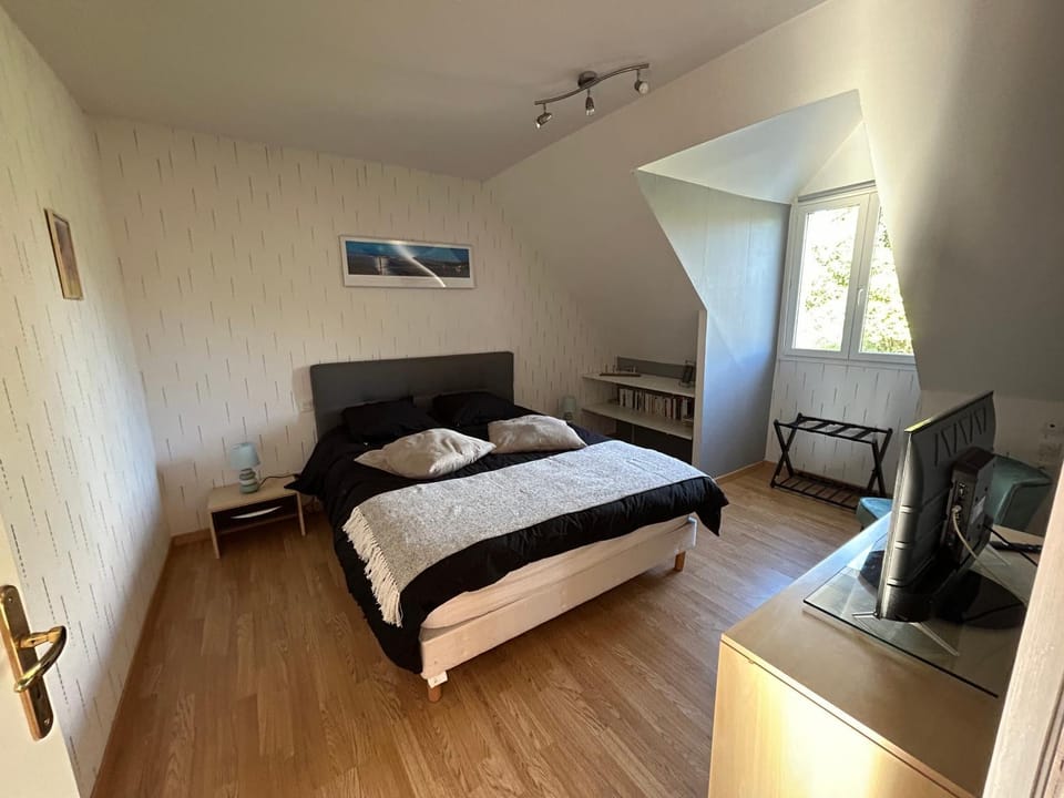 Bed, Photo of the whole room, Bedroom