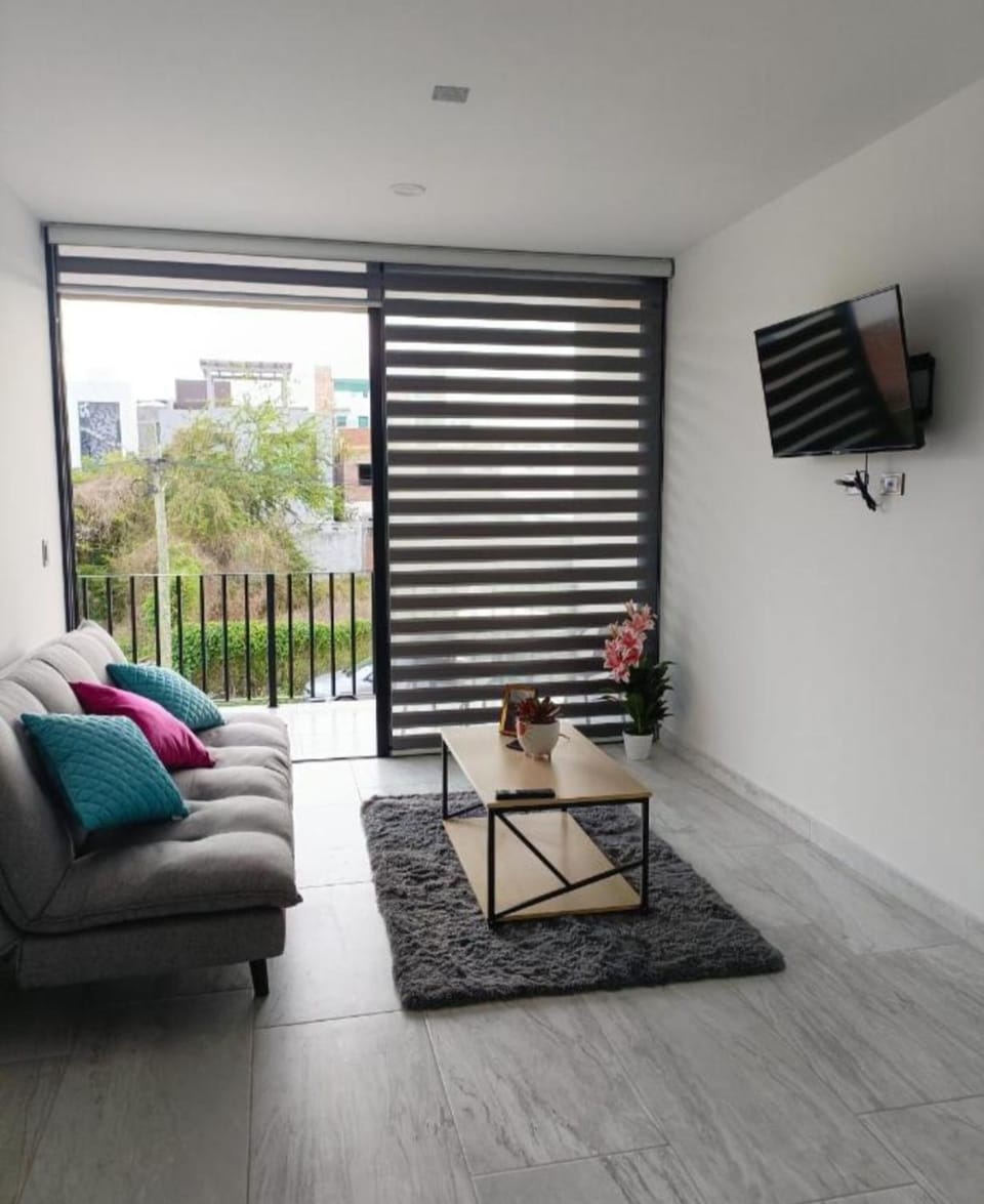 Communal lounge/ TV room, TV and multimedia, View (from property/room), Balcony/Terrace, Living room