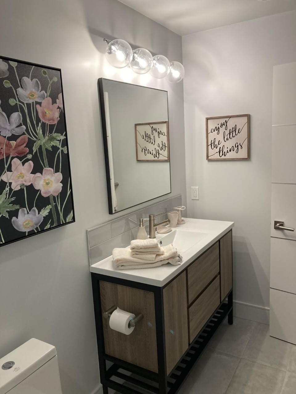 Bathroom, towels