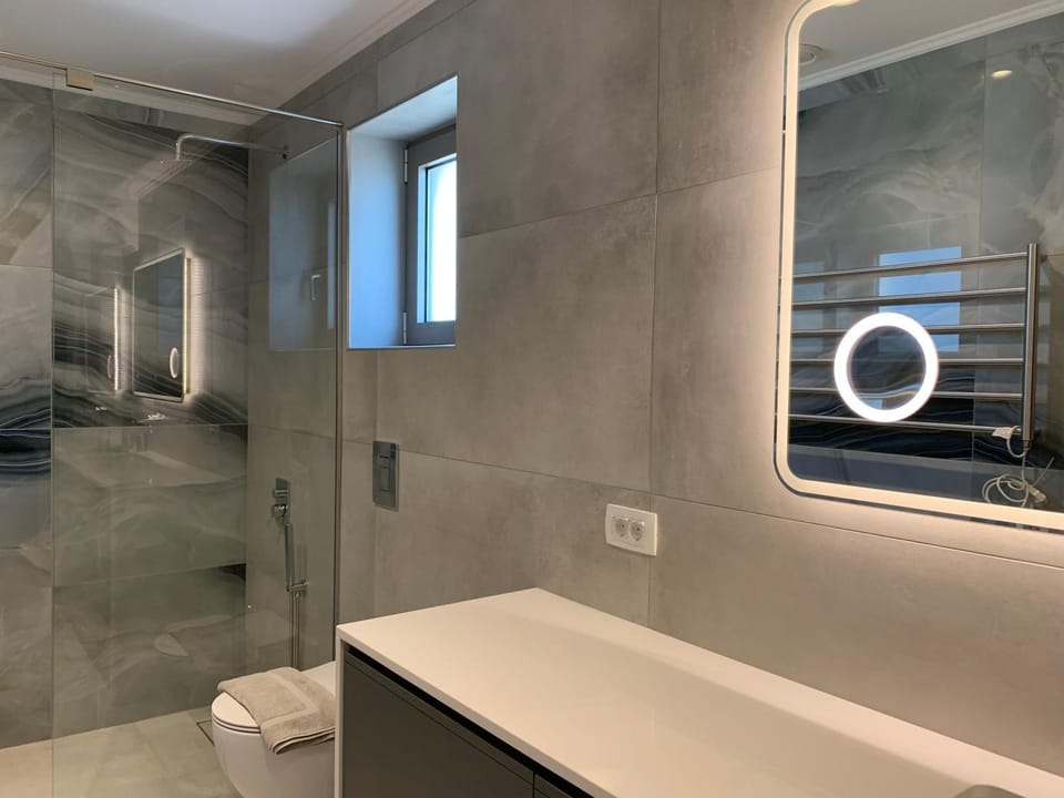 Shower, Bathroom, towels