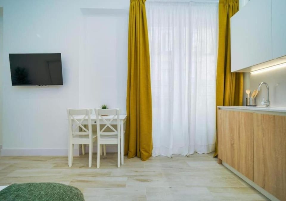 TV and multimedia, Kitchen or kitchenette, Dining area