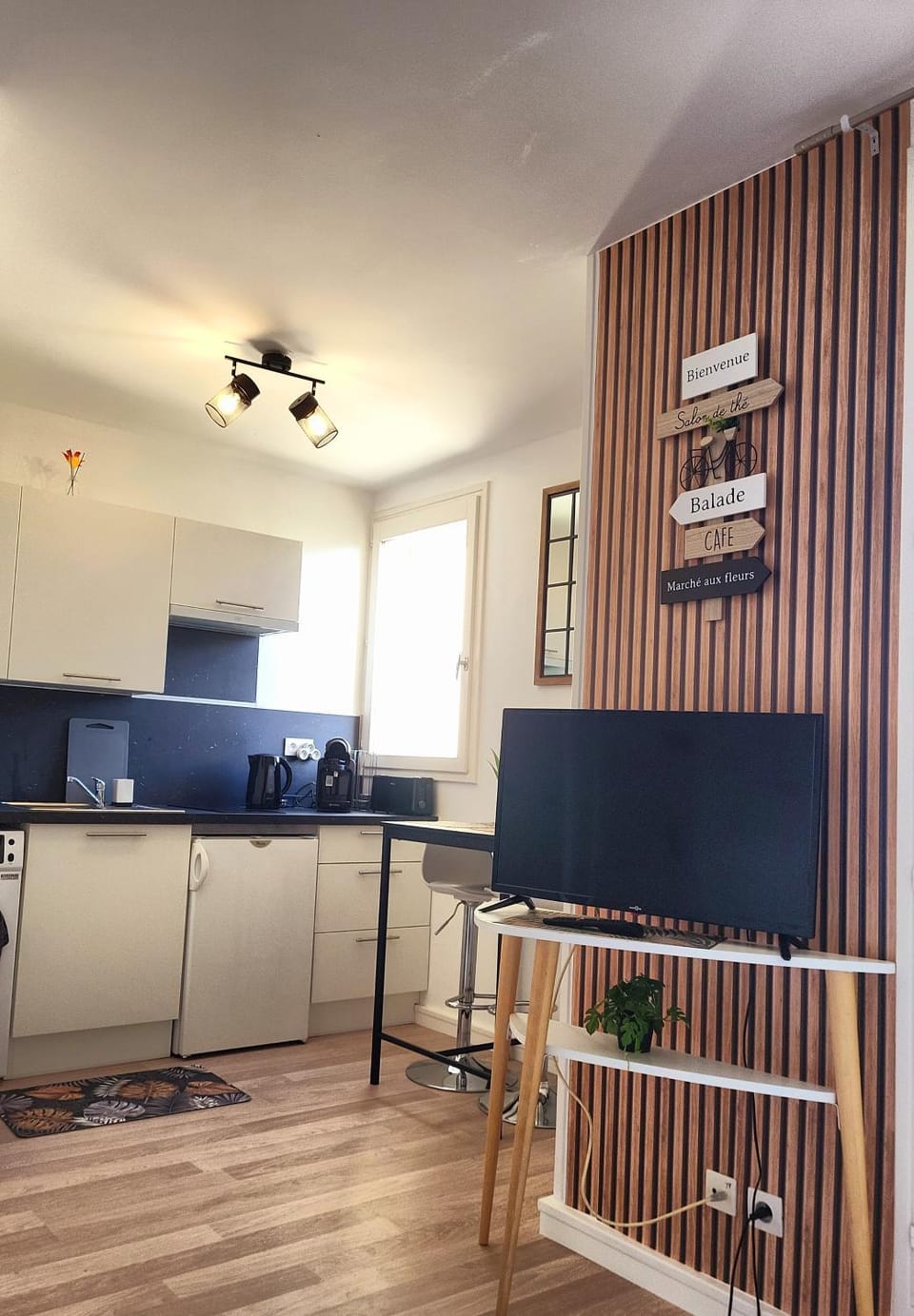 TV and multimedia, Dining area