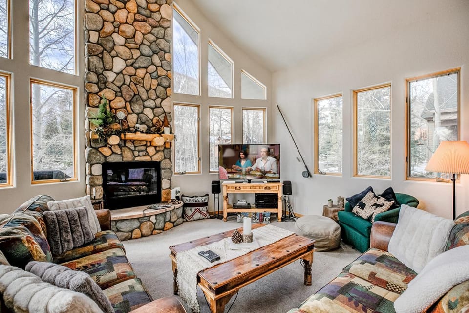 Windflower Retreat: Beautiful Dog Friendly Home House in Frisco