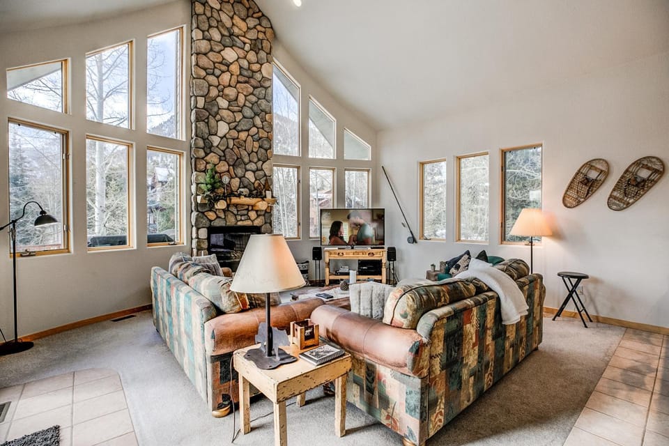 Windflower Retreat: Beautiful Dog Friendly Home House in Frisco