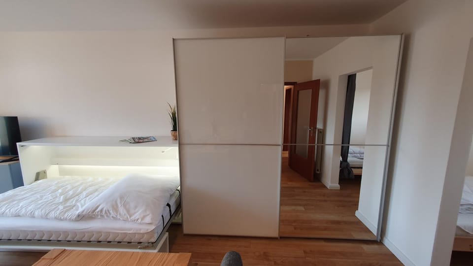 Bed, Photo of the whole room, wardrobe