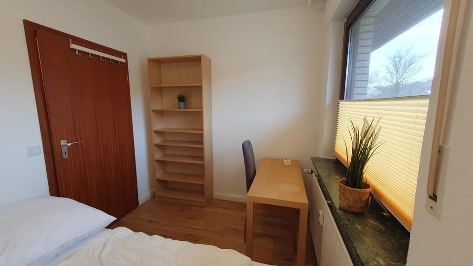 Bed, Photo of the whole room, Bedroom, hair dresser