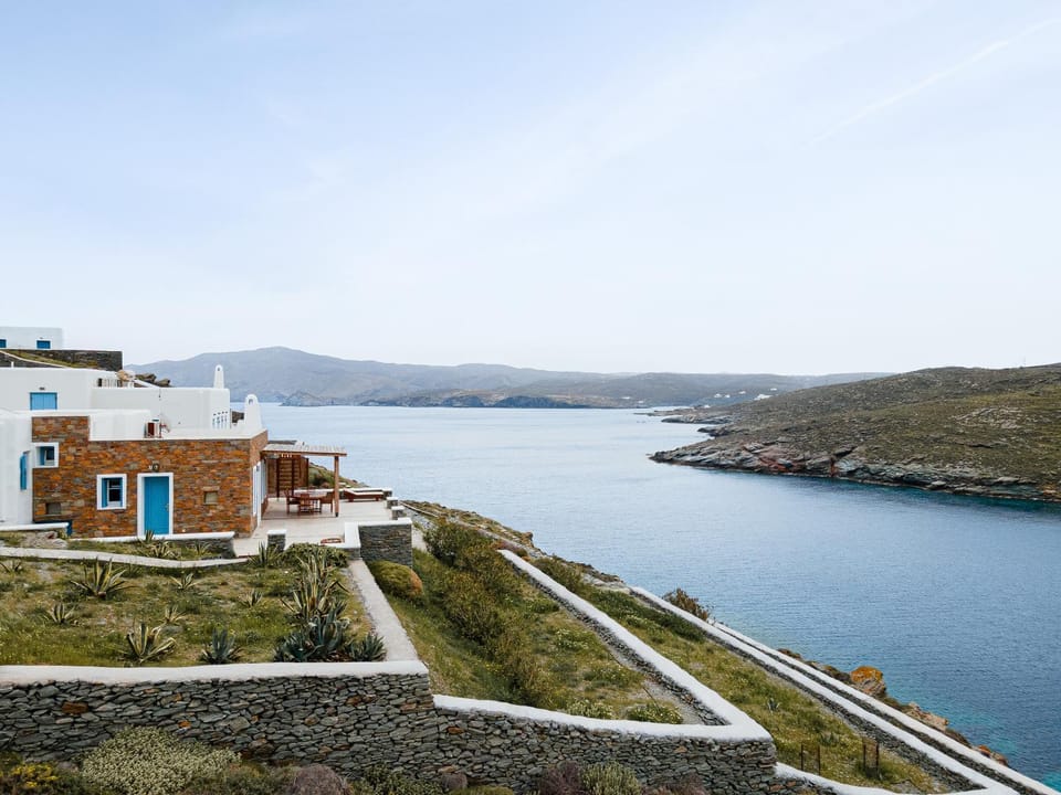 Property building, Day, Natural landscape, Mountain view, Sea view