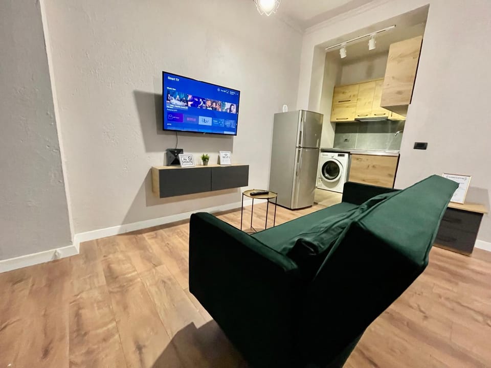 Living room, Seating area, Evening entertainment