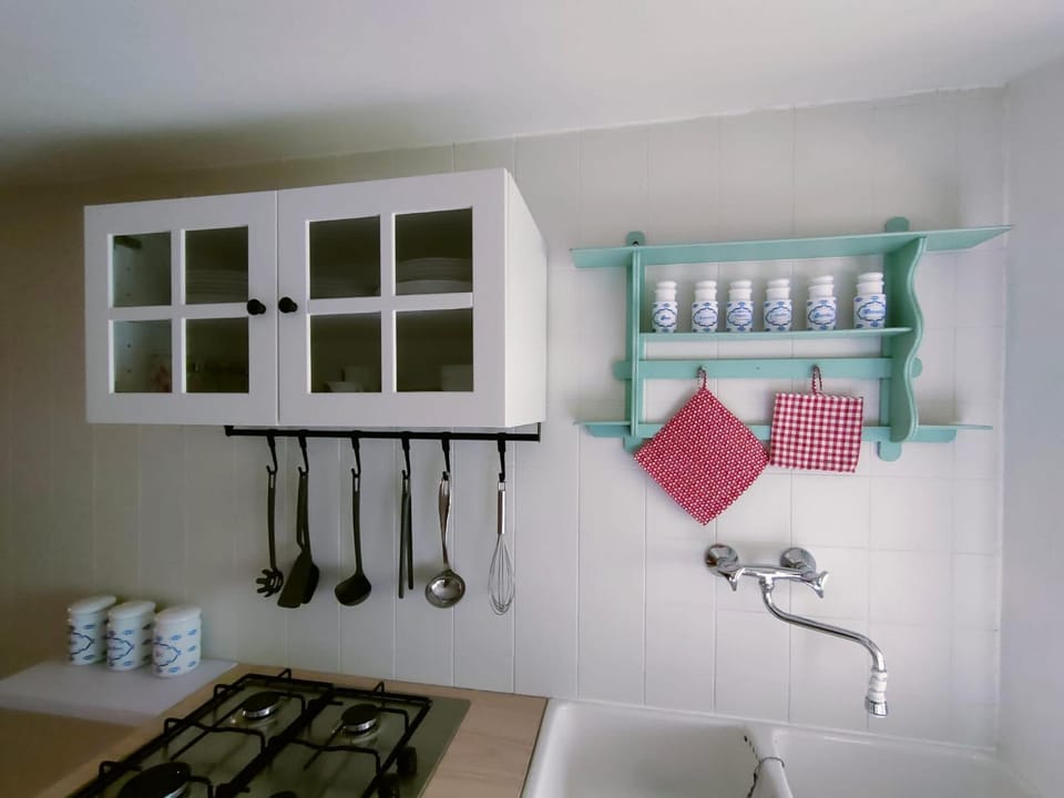 Kitchen or kitchenette, towels