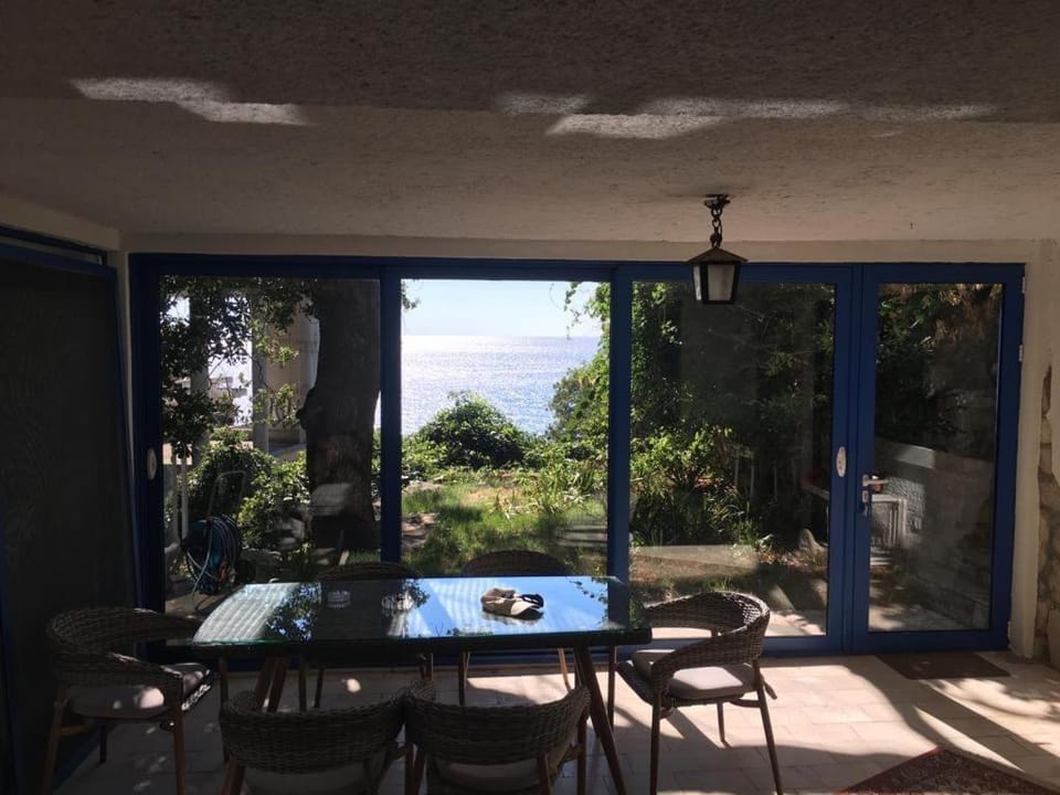 Dining area, Garden view