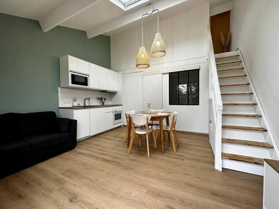 Kitchen or kitchenette, Living room, Seating area, Dining area, dishwasher, minibar, pet friendly, stove