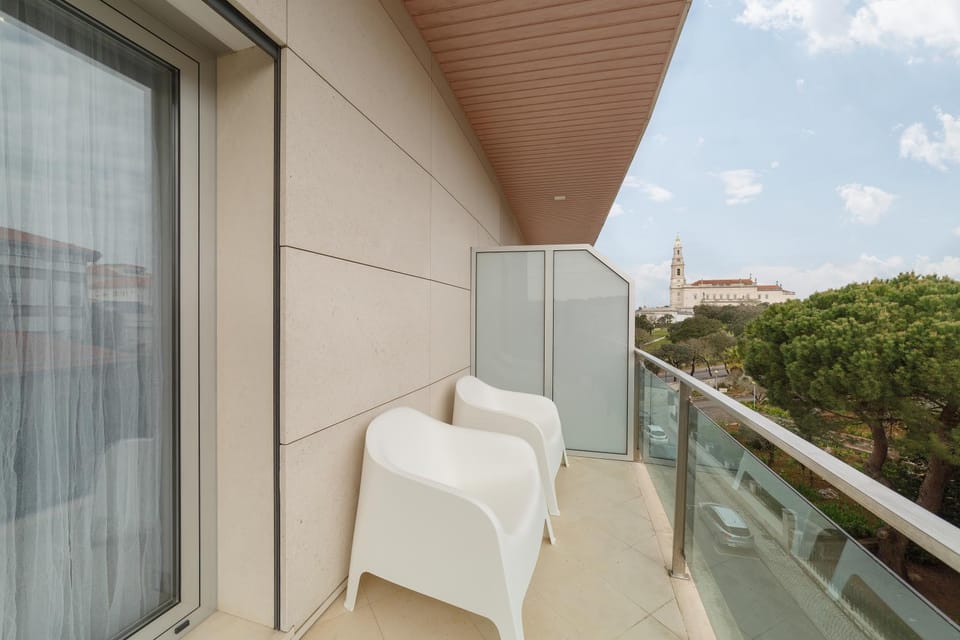 Balcony/Terrace, Landmark view