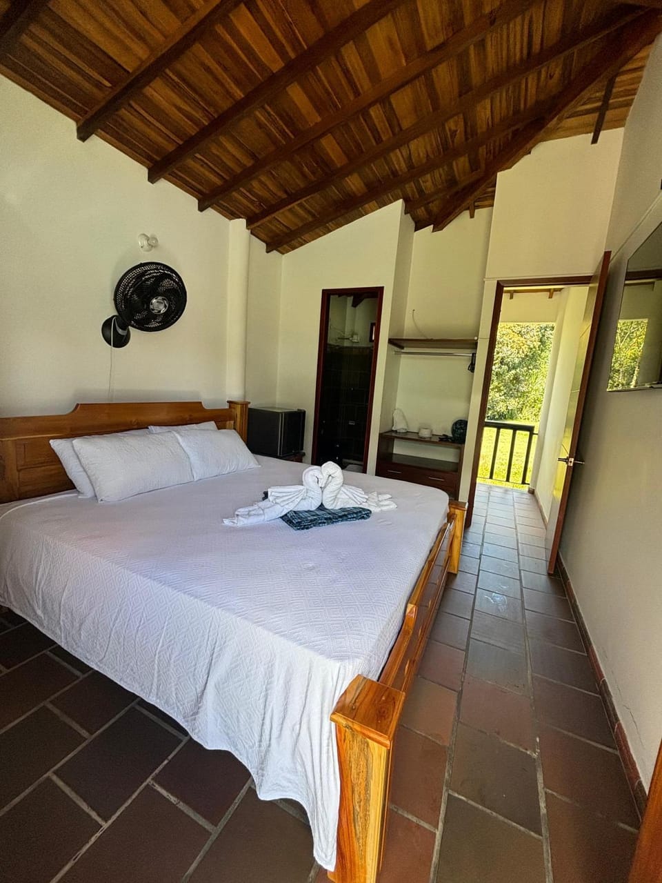 Bed, Photo of the whole room, Bedroom, towels