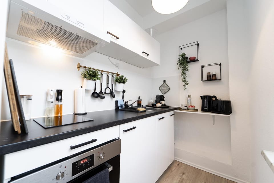 Coffee/tea facilities, Kitchen or kitchenette, Photo of the whole room, stove, toaster, kitchen