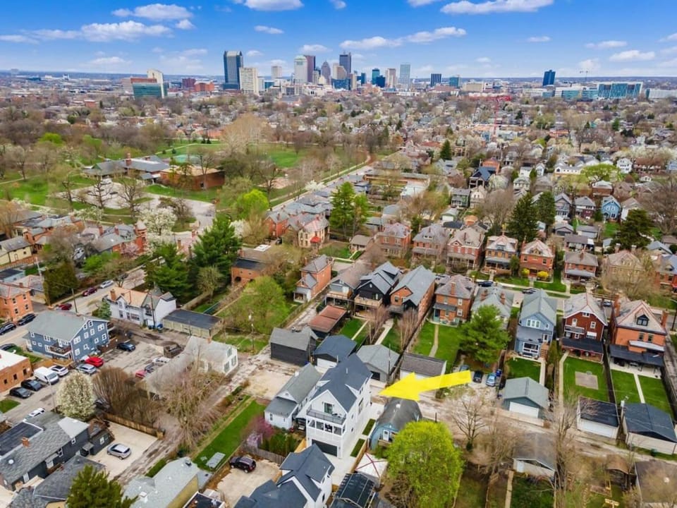 Chateau in the Village - Brand New 3BD 5BA House in German Village