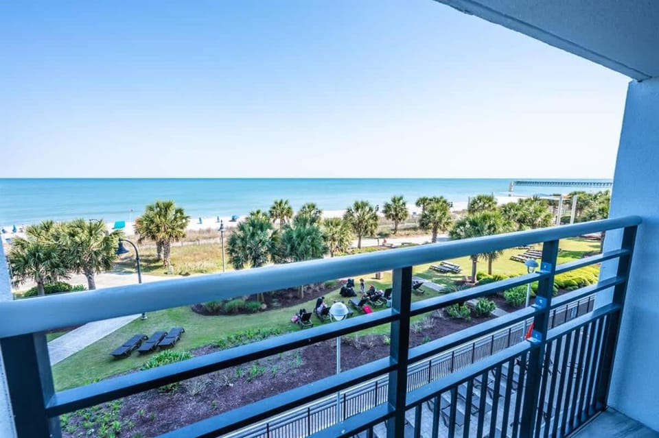 Low Floor,Direct Oceanfront,Heated Pools,Boardwalk House in Myrtle Beach