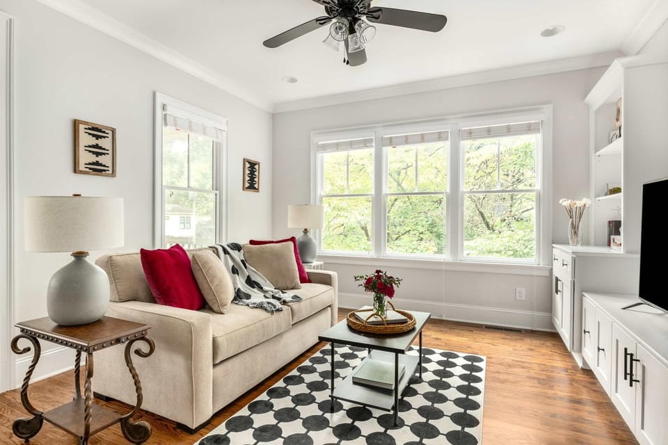 Tree House Apartment in Poncey-Highland