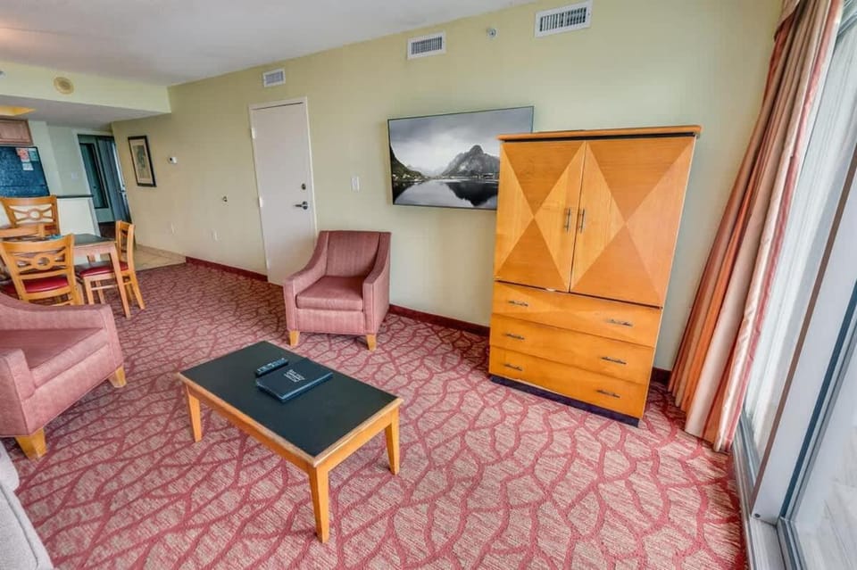 New 1 BR Ocean Front Views and Poolside Paradise House in Myrtle Beach