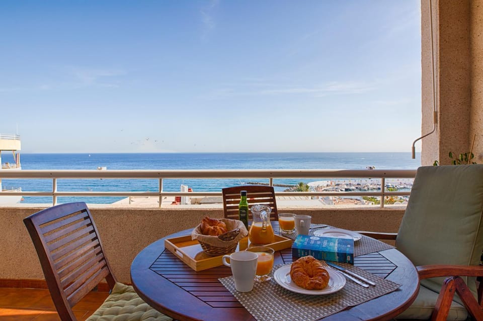 Day, View (from property/room), Sea view, Continental breakfast