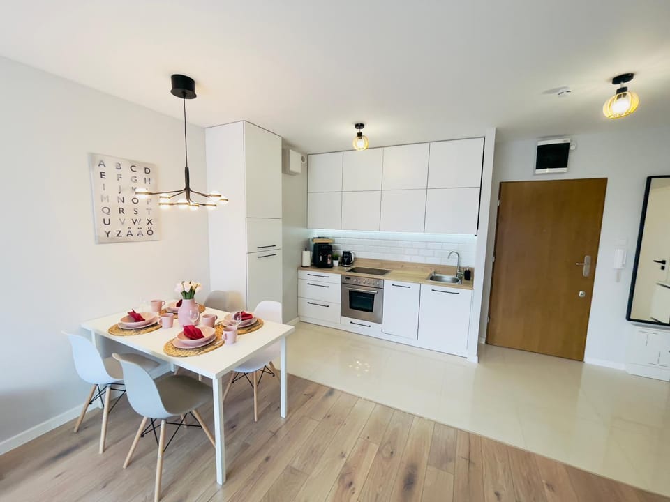Kitchen or kitchenette, Dining area, dishwasher, pet friendly, stove, toaster
