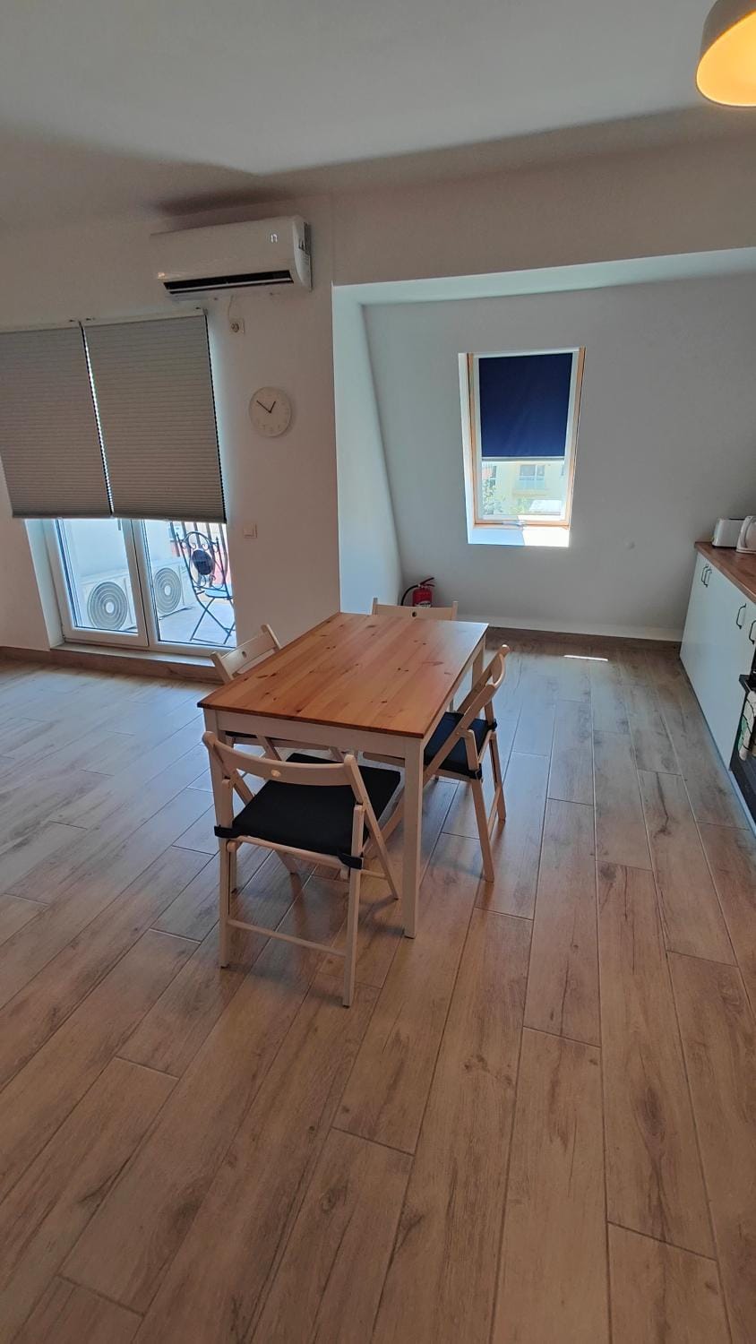 Kitchen or kitchenette, Seating area, Dining area, air conditioner