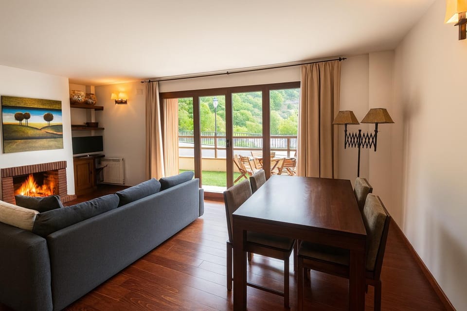 Living room, Dining area, Garden view, Mountain view, fireplace