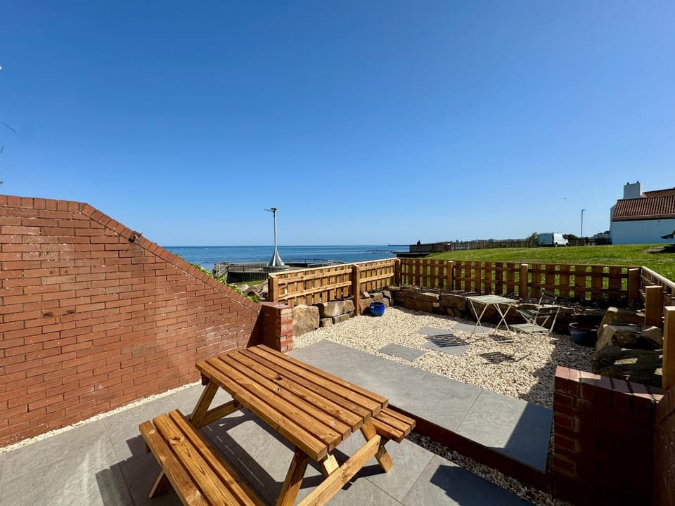 Cliff Haven, Sea View Holiday Home. House in North Shields