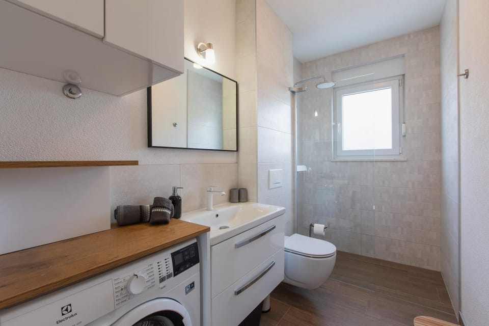 Bathroom, washing machine