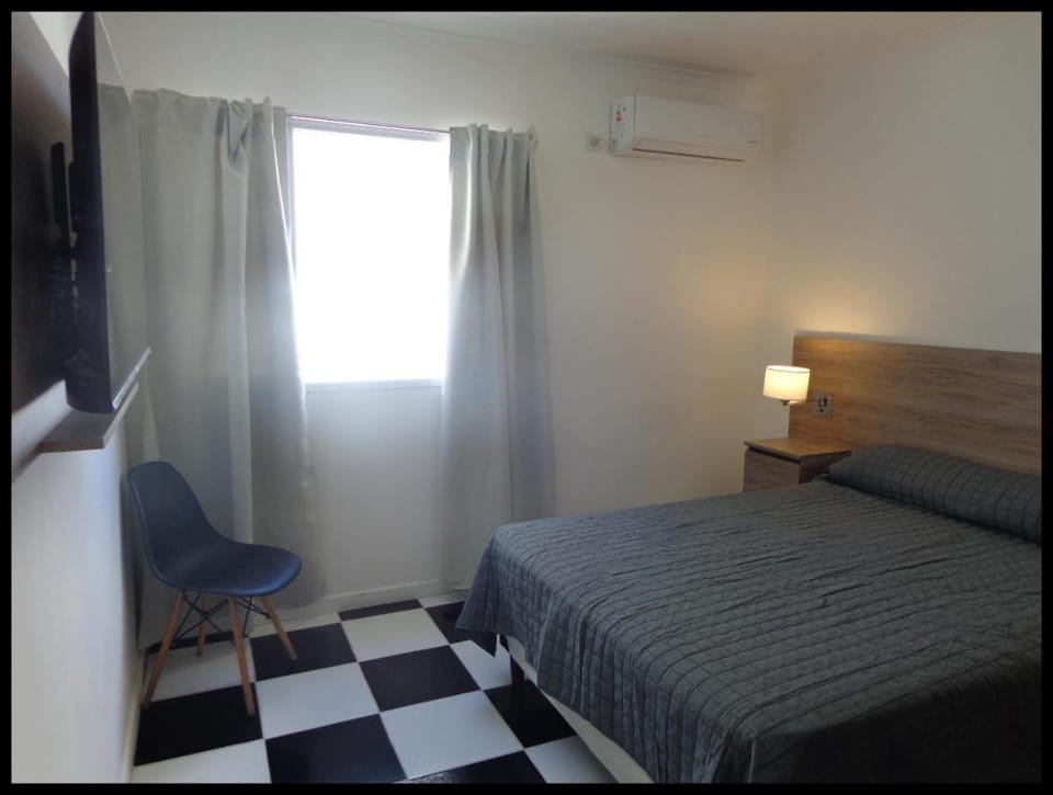 Bed, Photo of the whole room, Bedroom, air conditioner
